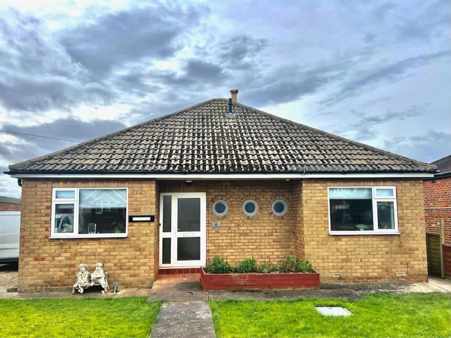 Early Sunrise - Entire House In Withernsea Bagian luar foto