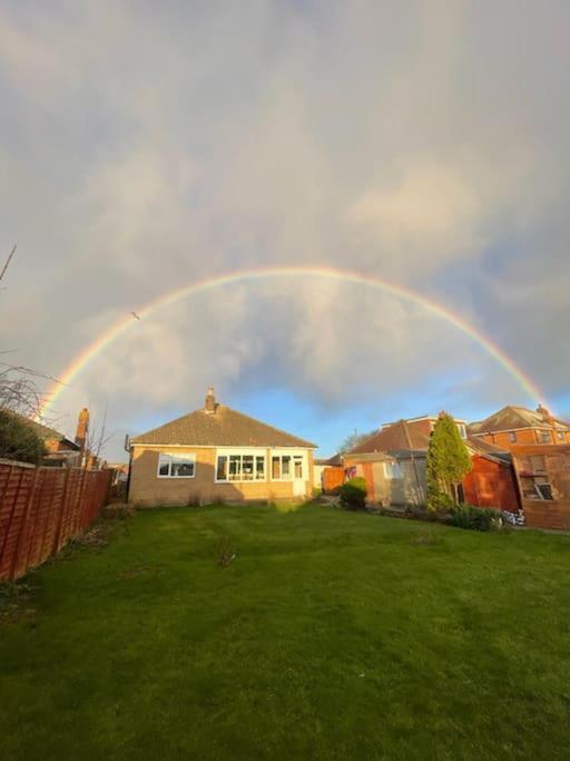 Early Sunrise - Entire House In Withernsea Bagian luar foto